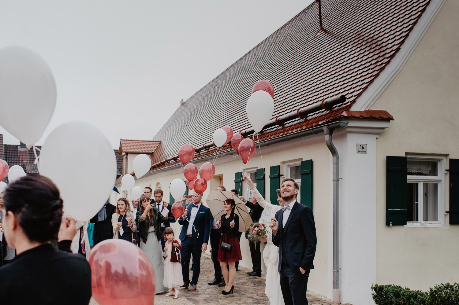 luftballons auf hochzeit im vogelbauerhof in balgheim