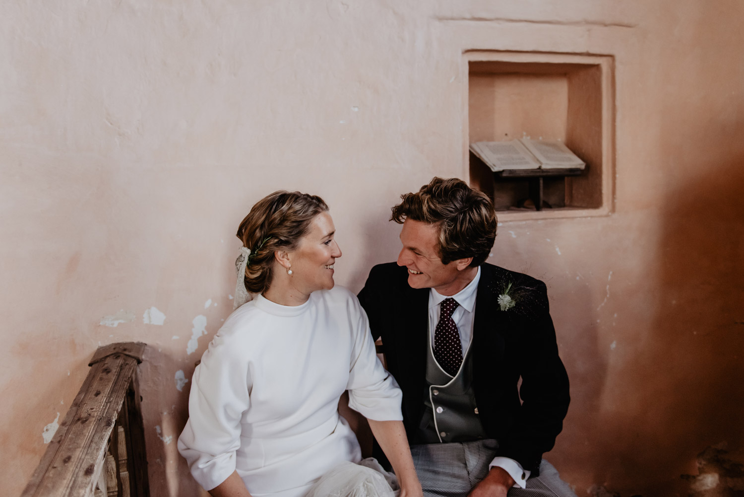 village church cotswolds wedding photography anne schwarz